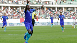 Nederlands elftal houdt stand in Agadir: 2-1